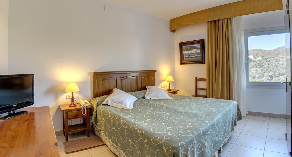 Hotel Rocamar Cadaques Room photo